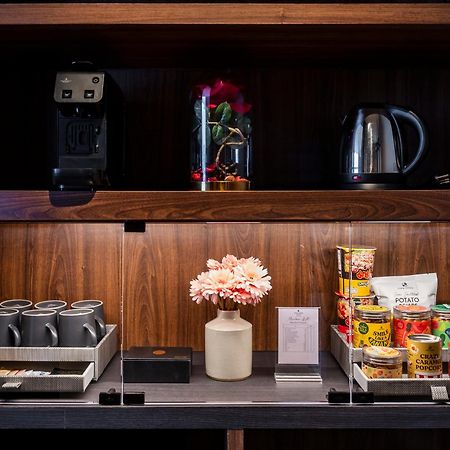Walton Suites Sukhumvit Bangkok Luaran gambar