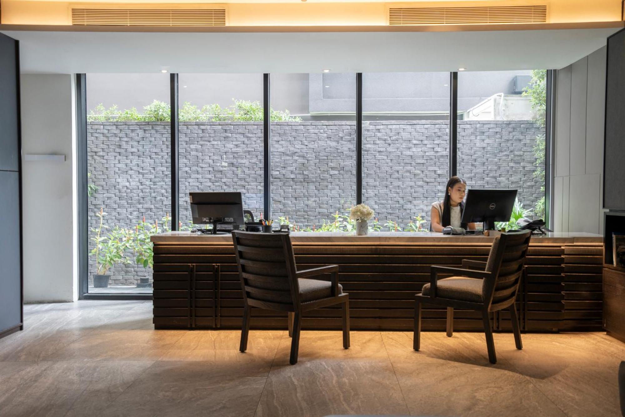 Walton Suites Sukhumvit Bangkok Luaran gambar