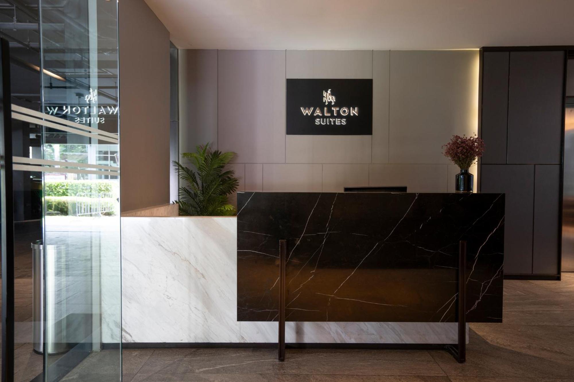 Walton Suites Sukhumvit Bangkok Luaran gambar
