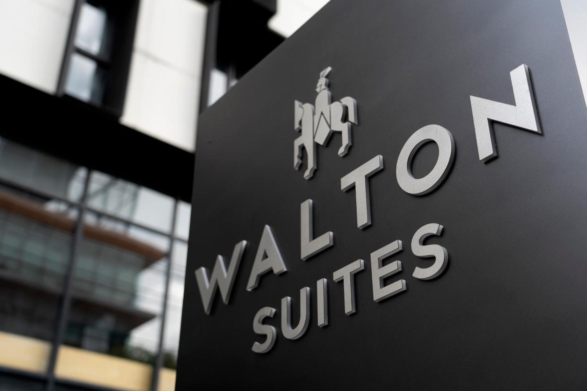 Walton Suites Sukhumvit Bangkok Luaran gambar