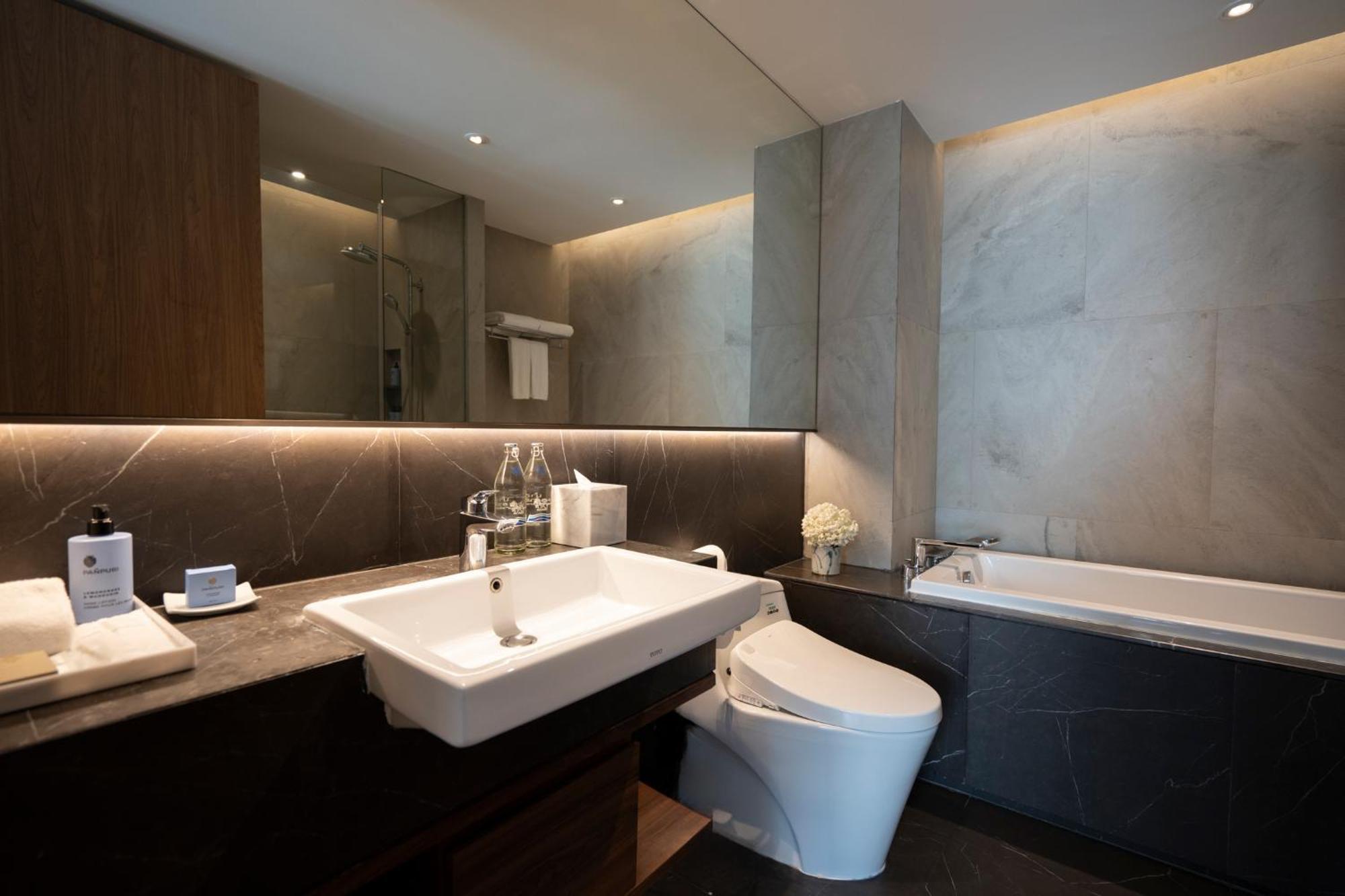 Walton Suites Sukhumvit Bangkok Luaran gambar