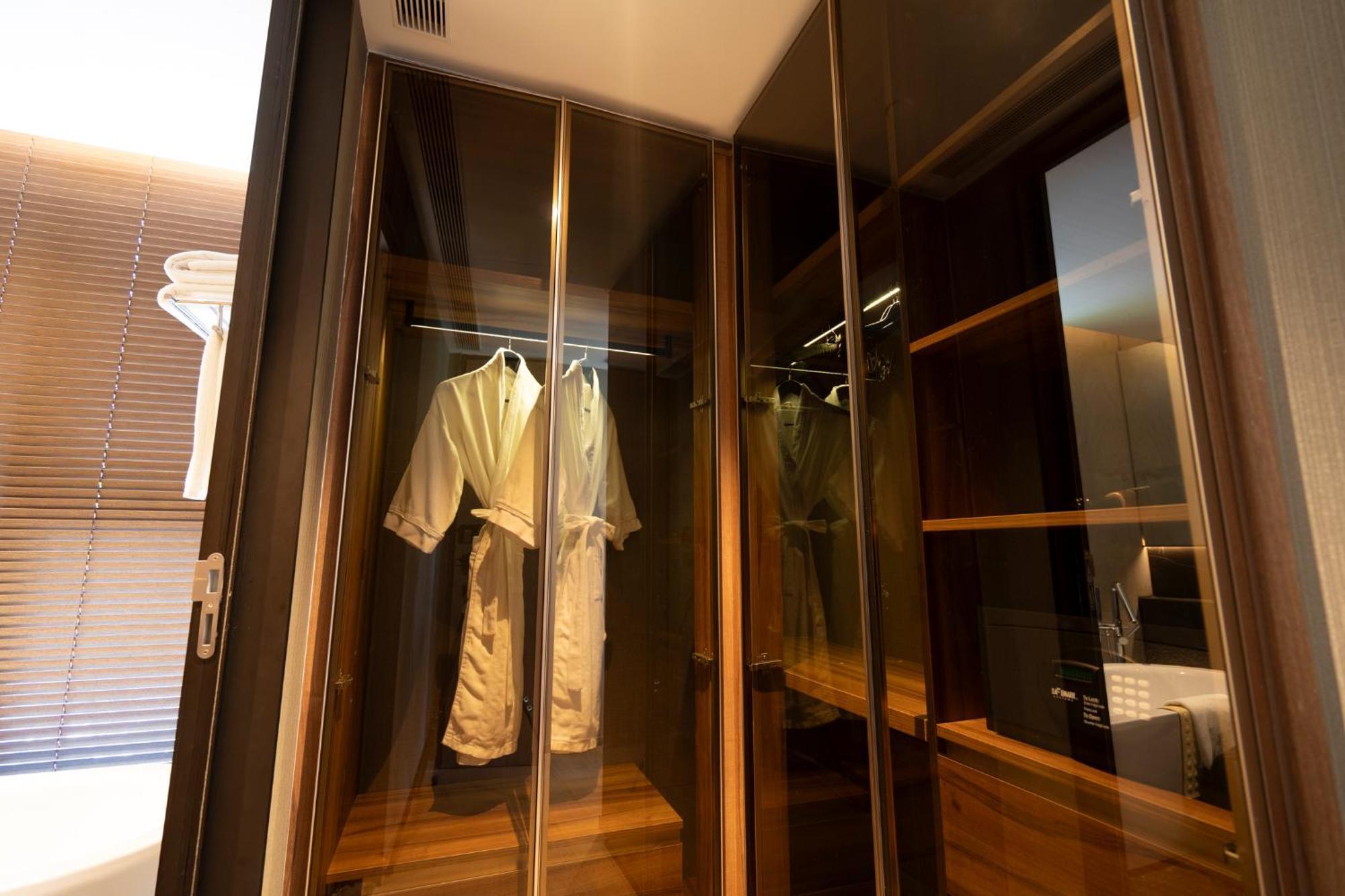 Walton Suites Sukhumvit Bangkok Luaran gambar
