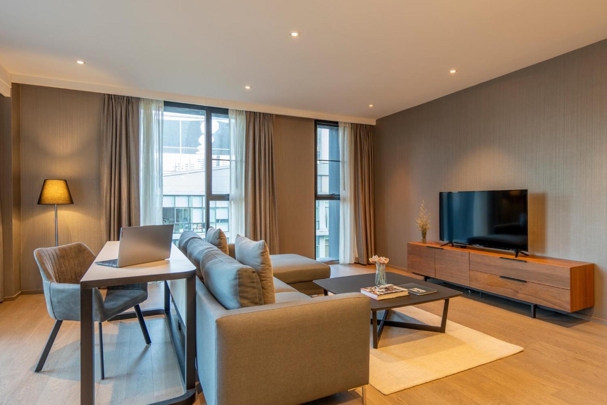 Walton Suites Sukhumvit Bangkok Luaran gambar