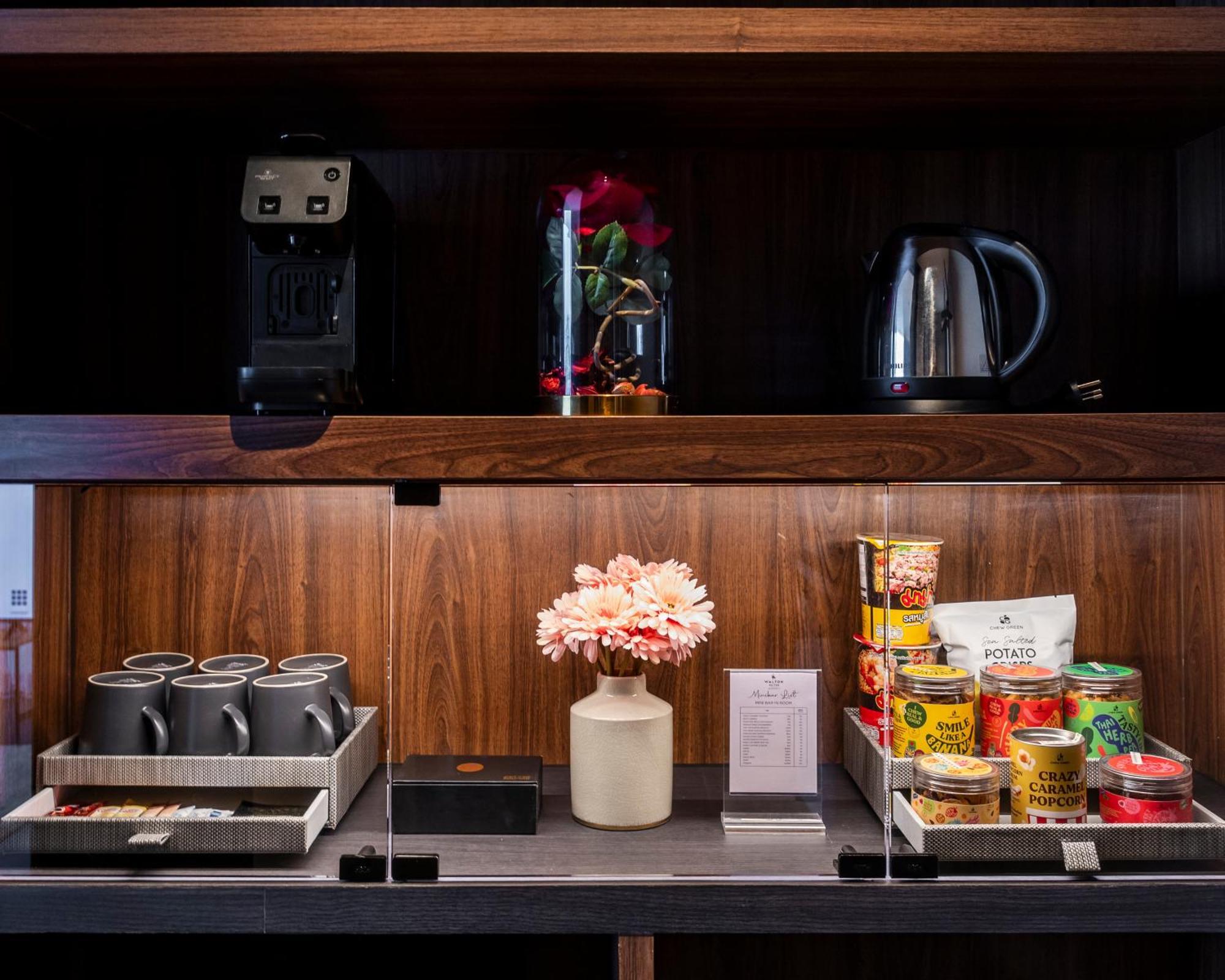Walton Suites Sukhumvit Bangkok Luaran gambar