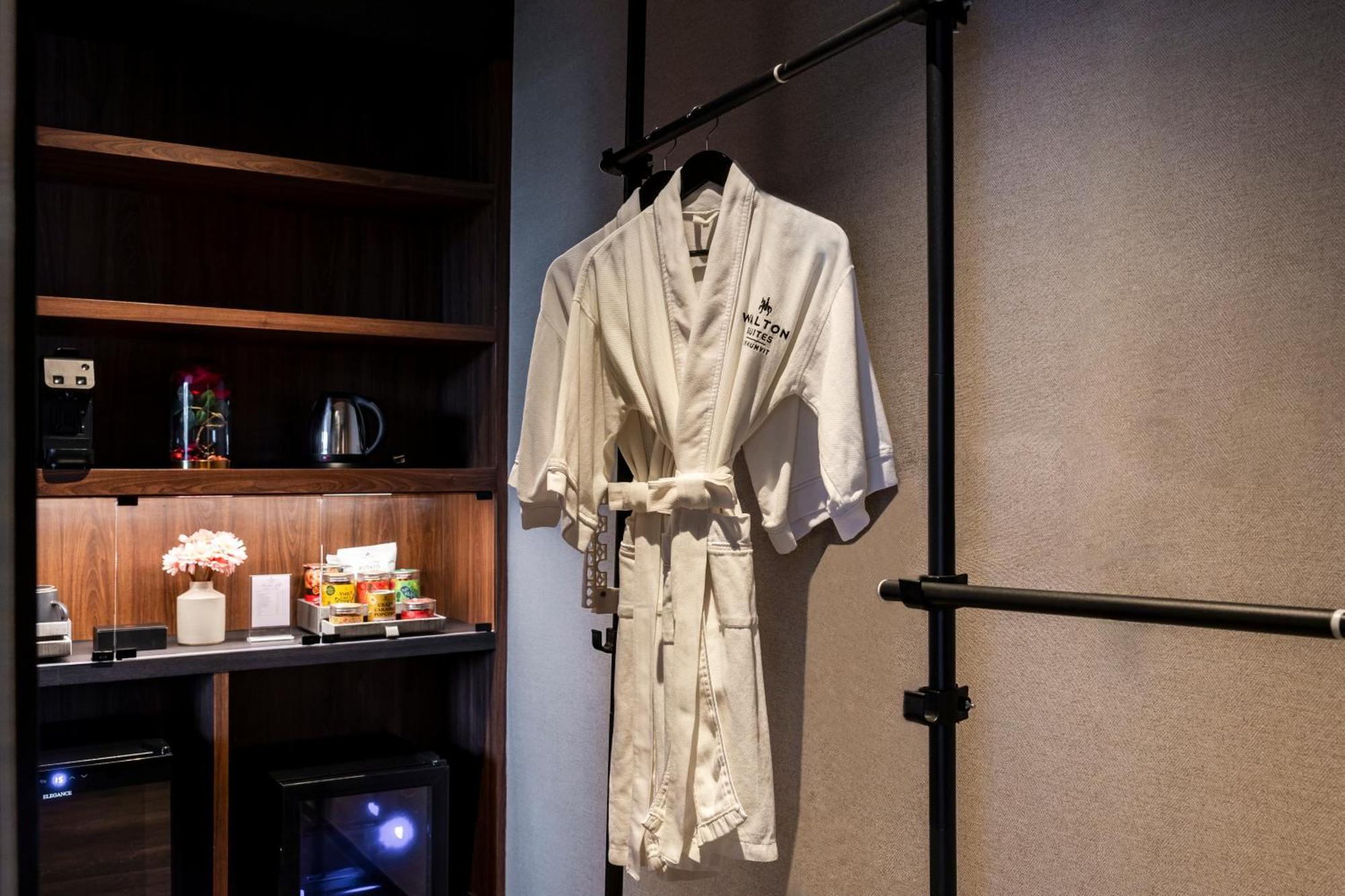 Walton Suites Sukhumvit Bangkok Luaran gambar